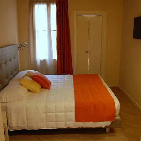 La Corte Fiorita Guest house Como