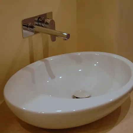 Affittacamere La Corte Fiorita 4*