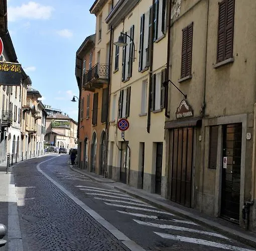 Πανσιόν La Corte Fiorita