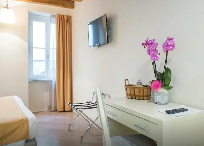 Πανσιόν La Corte Fiorita